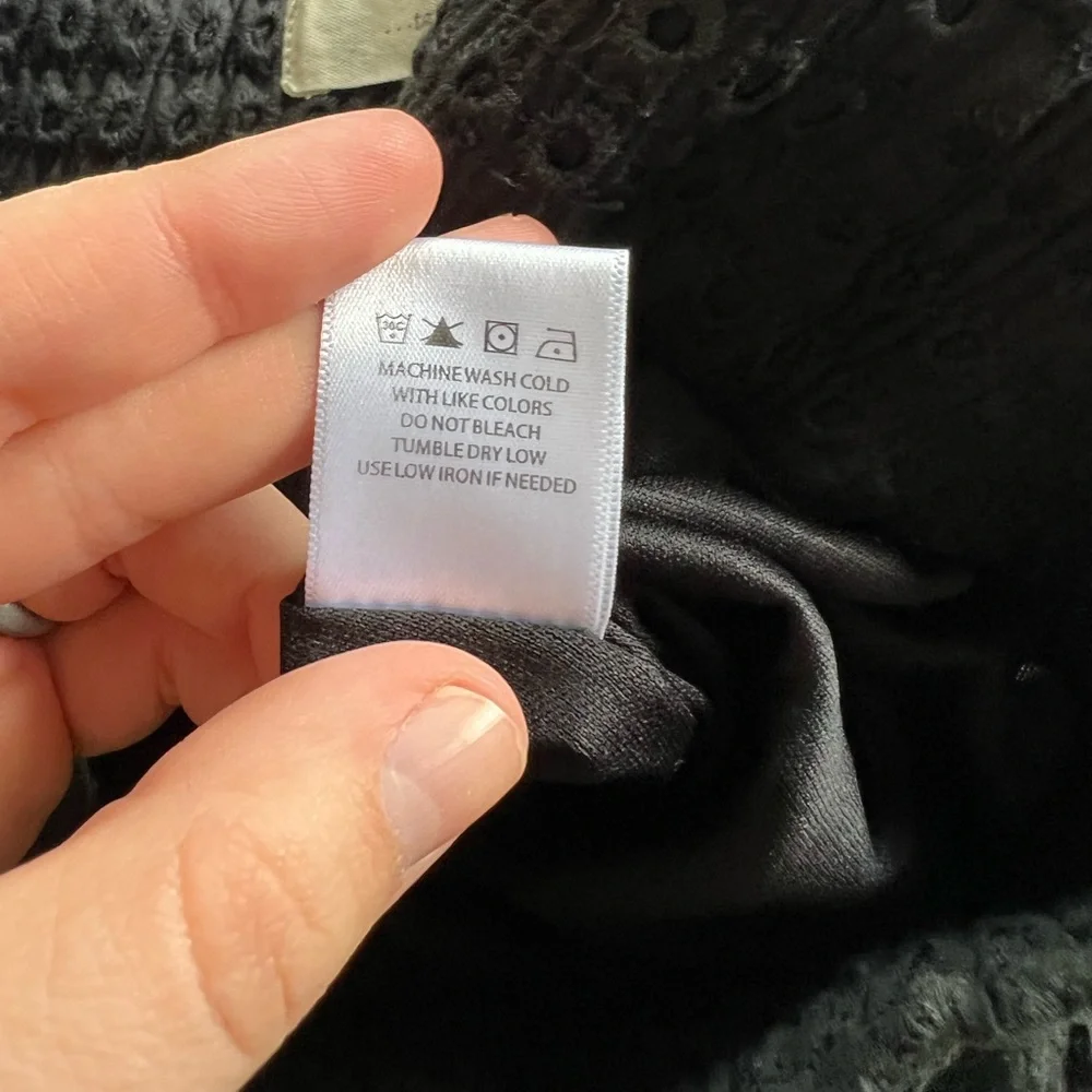 Tgla Francescas Black Button-Down Eyelet Tiered Mid Skirt Size Medium NWOT - Picture 2 of 9